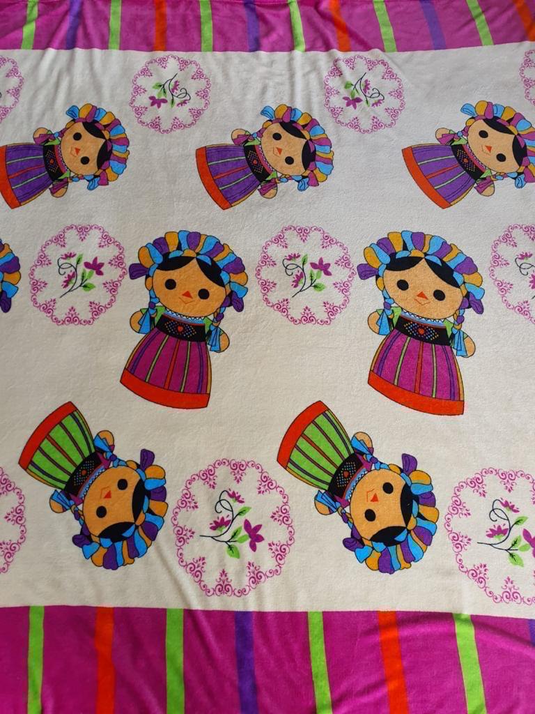 10-71-02-0071 - FRAZADA LIGERA, Cobertor de material microfibra de poliester con acabado interior tipo borrega, TAMAÑO MATRIMONIAL - ALTURA 210 - 220 CM,  ANCHO 170 - 180 CM, DISEÑO INFANTIL CHINA POBLANA